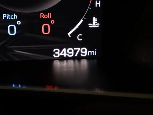 Used 2023 GMC Canyon Denali image 18