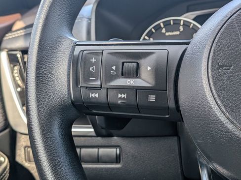 Used 2021 Nissan Rogue SV image 24