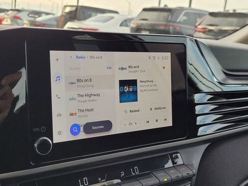 Used 2025 Toyota Camry LE image 9