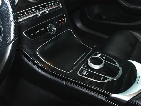 Used 2019 Mercedes-Benz C 300 Sedan image 41