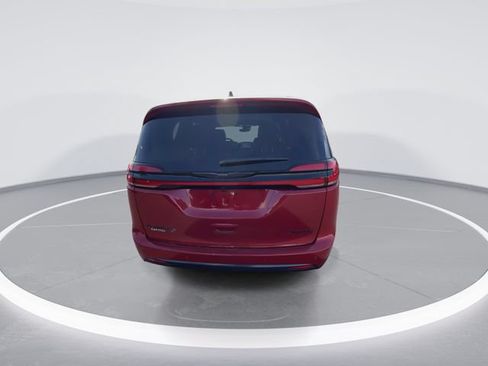 New 2026 Chrysler Pacifica Limited w/ S Appearance Package FWD image 7