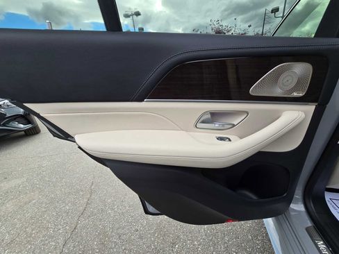 Used 2025 Mercedes-Benz GLE 450e 4MATIC image 22