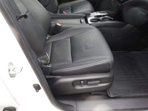 Used 2019 Honda Pilot Touring image 10