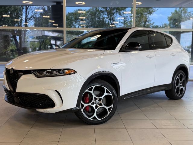 Used 2024 Alfa Romeo Tonale Veloce w/ Active Assist Package AWD/4WD image 1