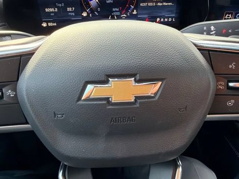 Used 2026 Chevrolet Traverse LT FWD image 16