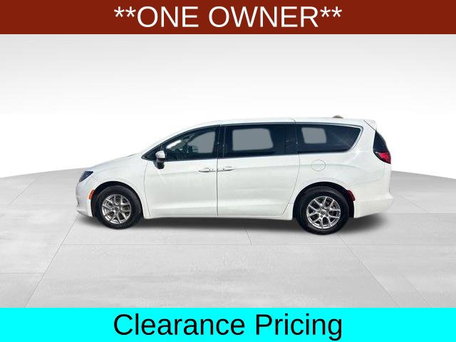 Used 2023 Chrysler Voyager LX FWD image 4