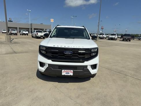 New 2026 Ford Expedition Active RWD image 3