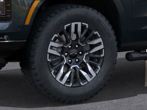New 2026 Chevrolet Suburban Z71 AWD/4WD image 9