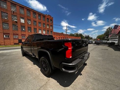 Used 2024 Chevrolet Silverado 2500 High Country w/ Midnight Edition AWD/4WD image 5