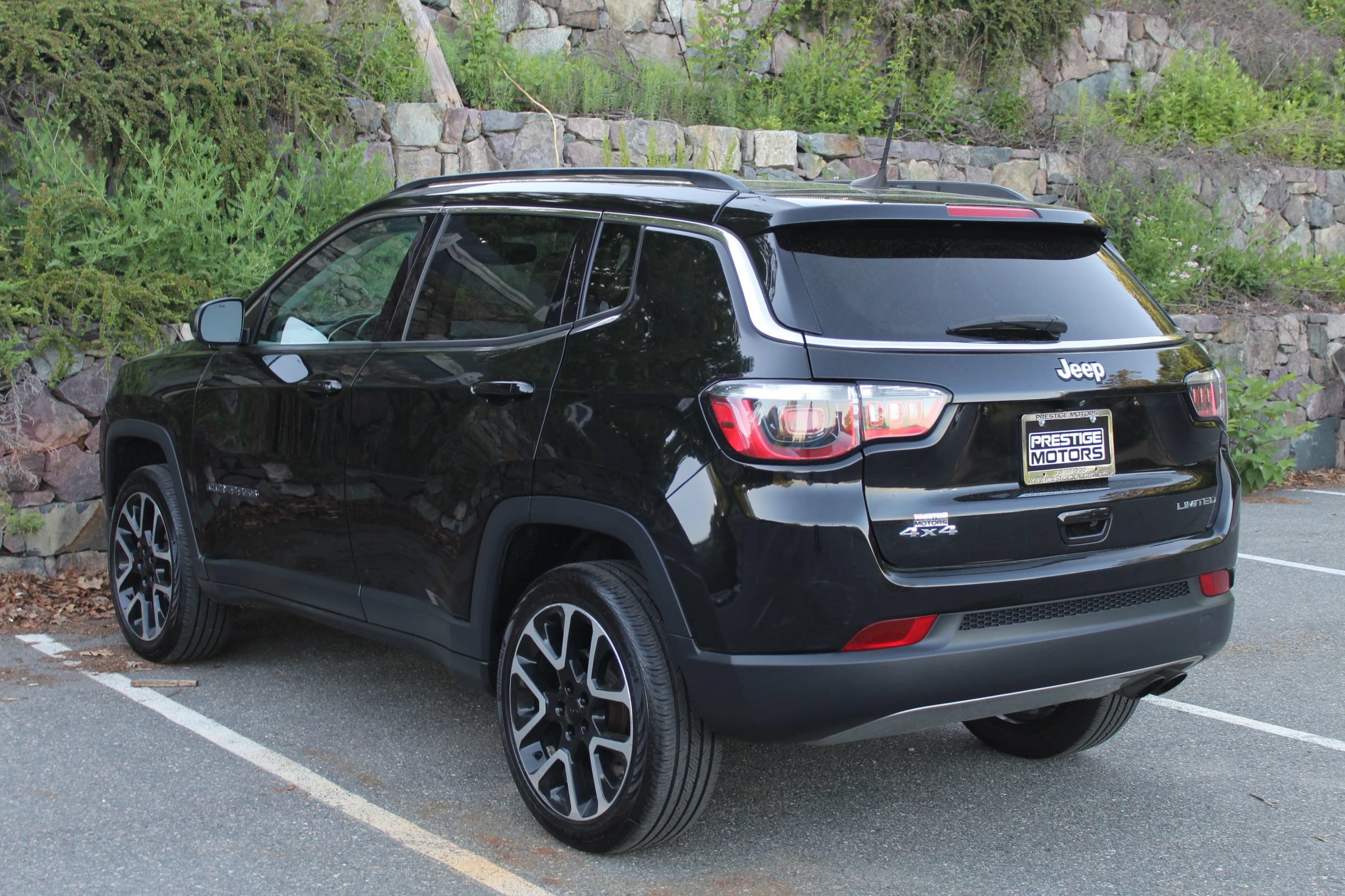 Used 2018 Jeep Compass Limited w/ Navigation Group AWD/4WD image 7