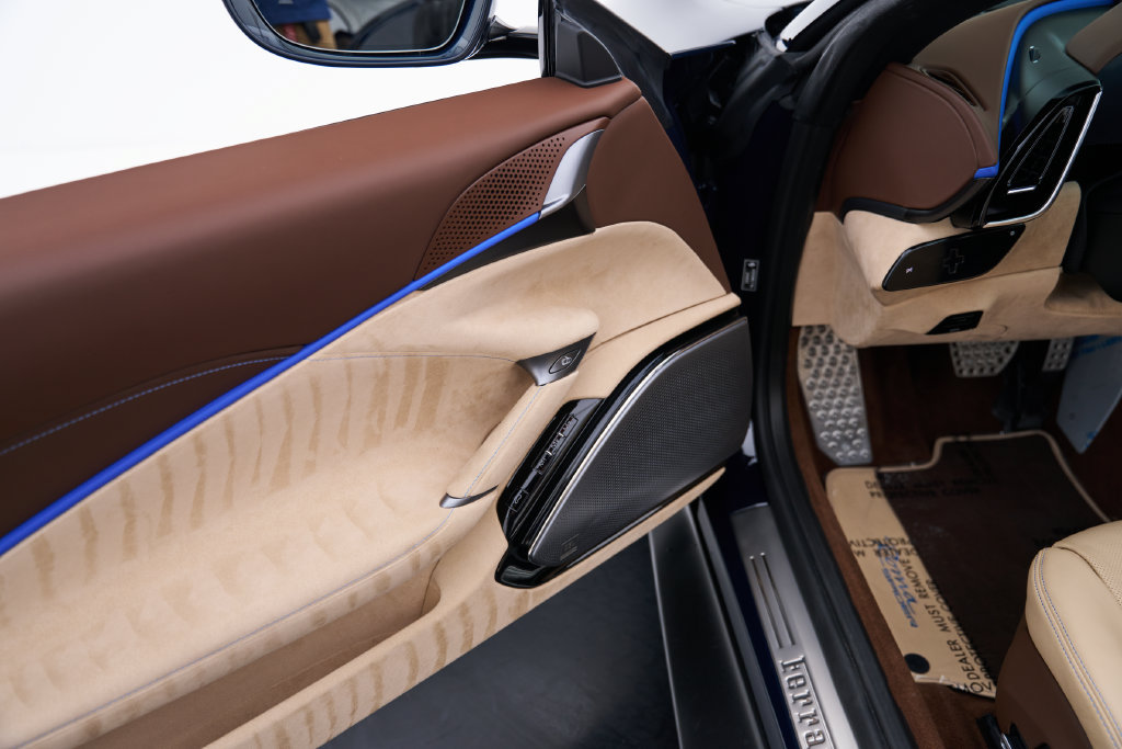 Used 2025 Ferrari Roma Spider RWD image 47