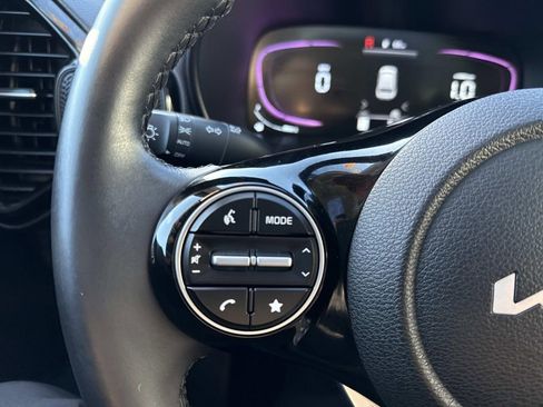 Used 2023 Kia Soul EX image 30
