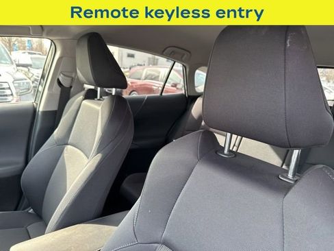 Used 2021 Toyota Venza LE image 7