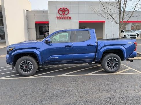 New 2025 Toyota Tacoma TRD Sport image 8