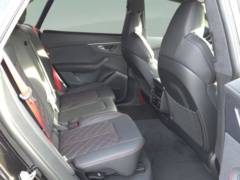 New 2026 Audi SQ8 Prestige image 12