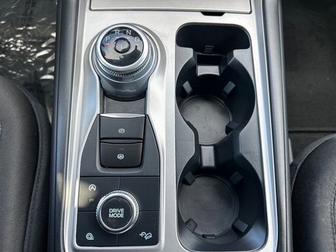 Used 2023 Ford Explorer XLT image 32