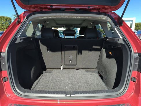 Used 2022 Volkswagen Taos SE w/ Panoramic Sunroof Package image 21