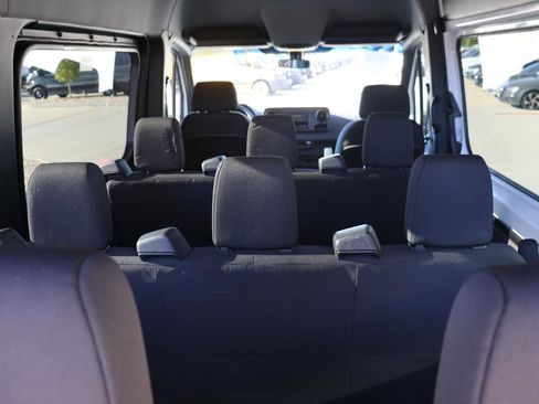 Used 2019 Mercedes-Benz Sprinter 2500 image 26