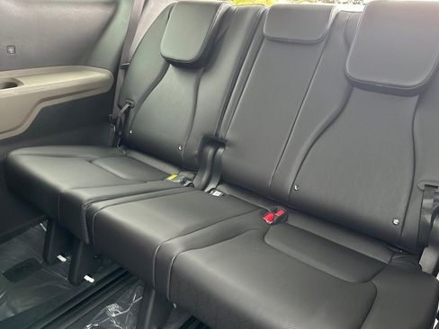 New 2026 Kia Carnival LXS image 15