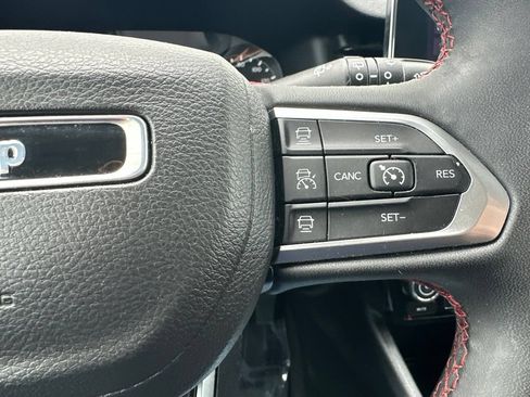 Used 2022 Jeep Compass Trailhawk AWD/4WD image 40