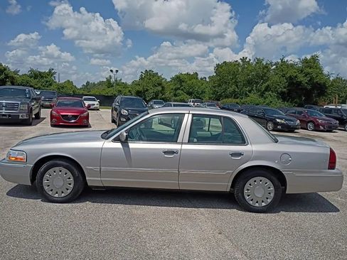 Used 2004 Mercury Grand Marquis GS RWD image 2