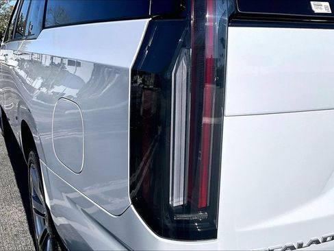 New 2026 Cadillac Escalade ESV Sport w/ Touring Package AWD/4WD image 15