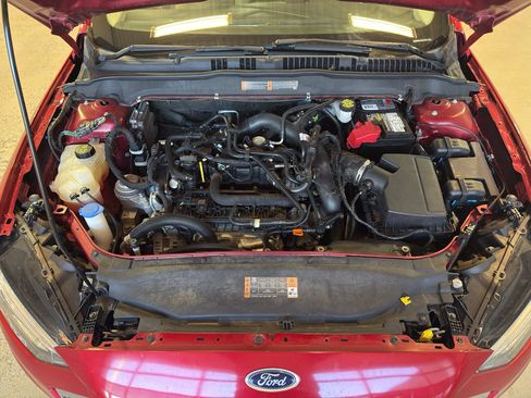 Used 2020 Ford Fusion SE FWD image 30