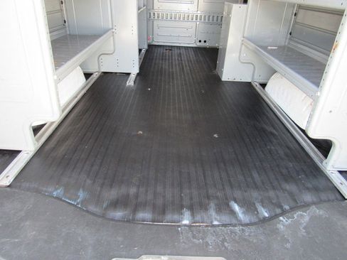 Used 2015 Chevrolet Express 2500 RWD image 26