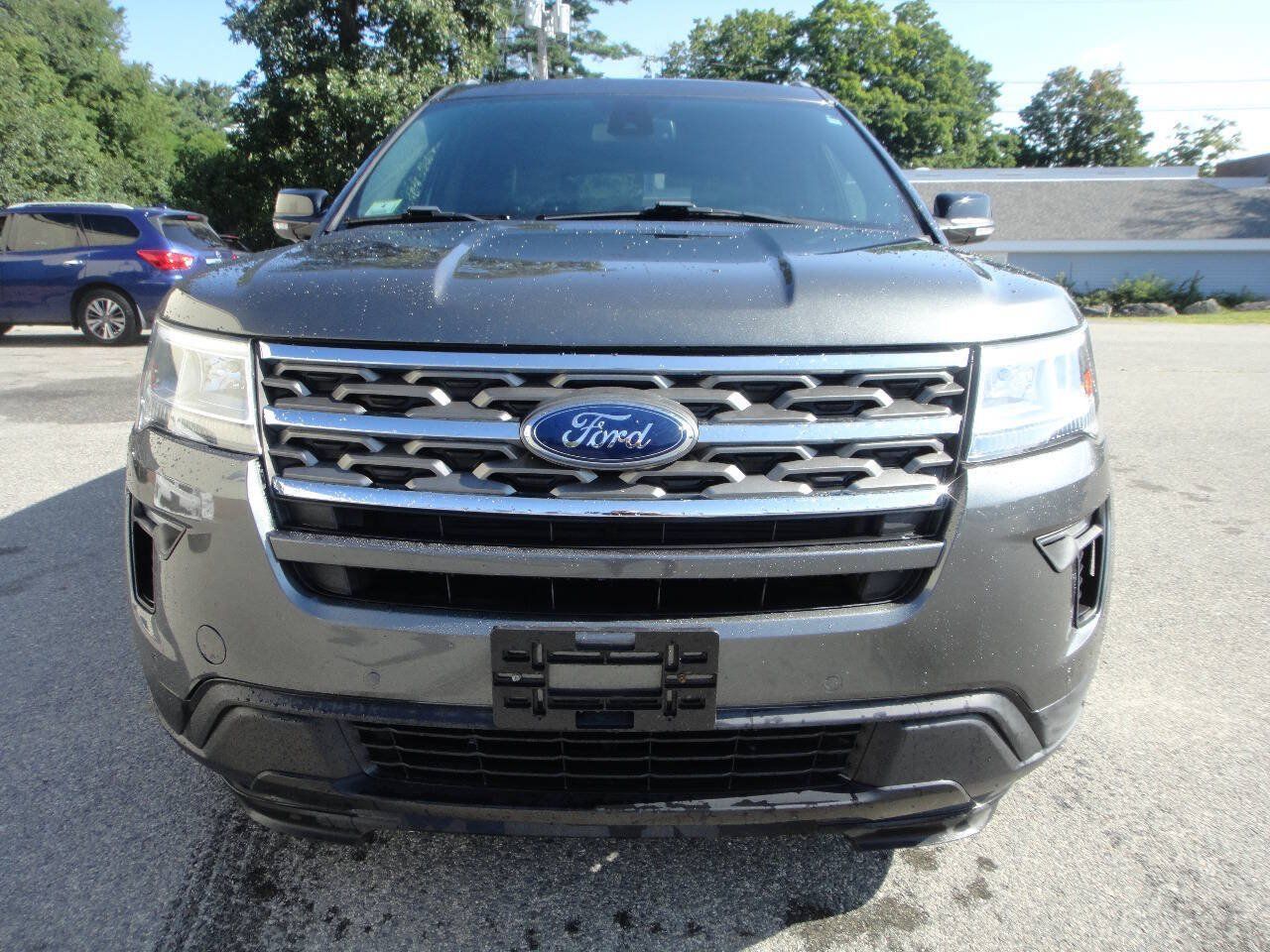 Used 2018 Ford Explorer XLT w/ Equipment Group 202A AWD/4WD image 2