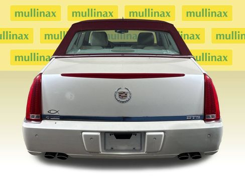 Used 2008 Cadillac DTS w/ Sun And Sound Package FWD image 9