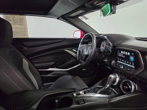 Used 2017 Chevrolet Camaro LT w/ Technology Package image 22