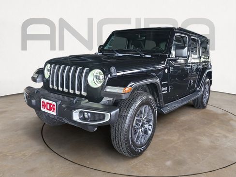 Used 2021 Jeep Wrangler Unlimited Sahara image 4