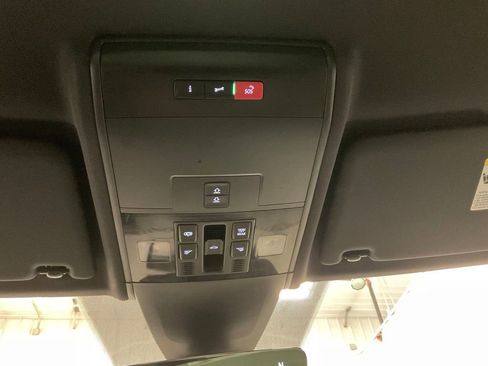 Used 2023 Volkswagen Atlas Cross Sport SEL AWD/4WD image 27