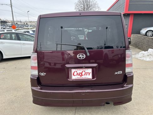 Used 2005 Scion xB image 4