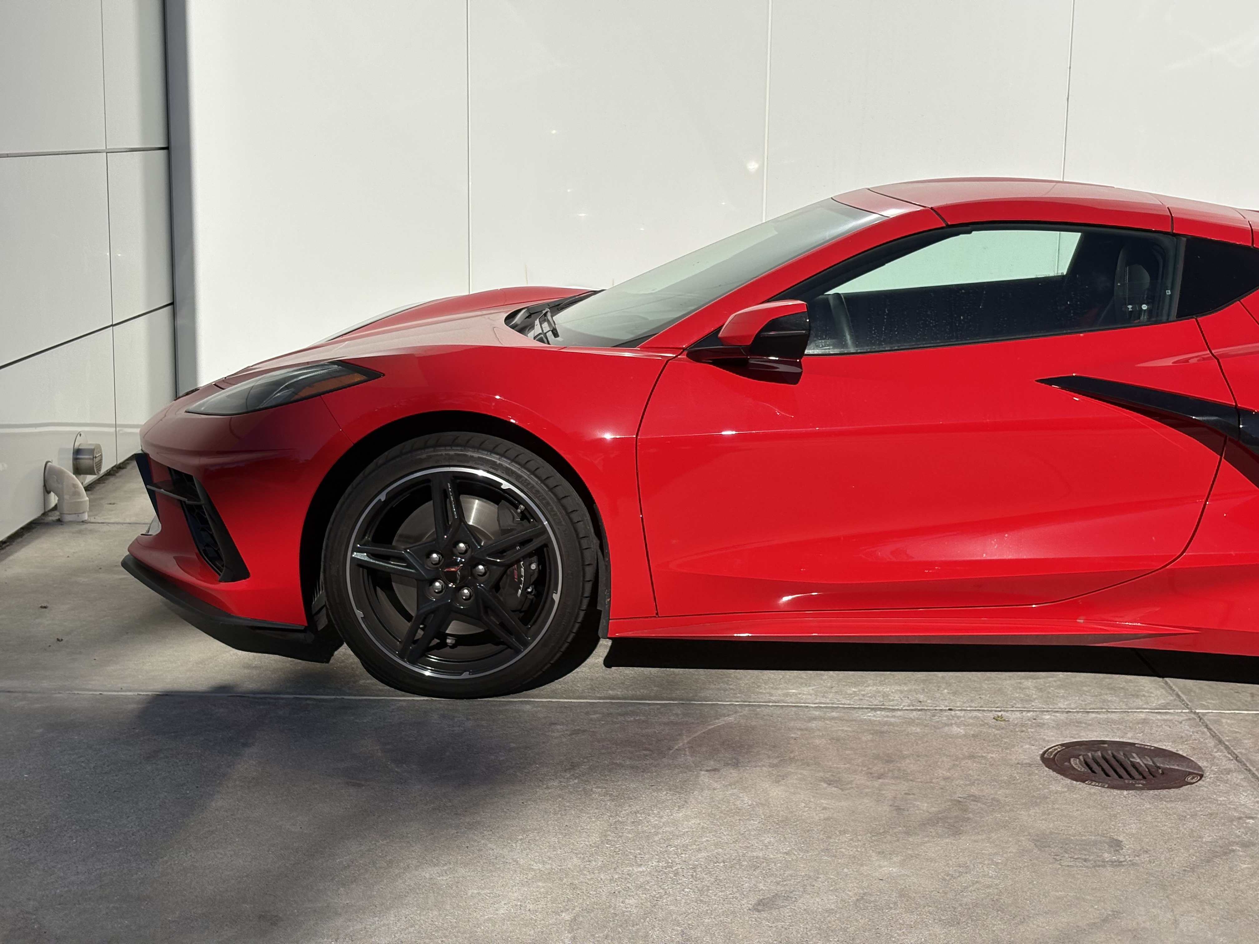 Used 2024 Chevrolet Corvette Stingray Premium Cpe w/ Z51 Performance Package RWD image 4