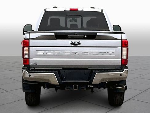 Used 2021 Ford F250 Lariat w/ Chrome Package image 4