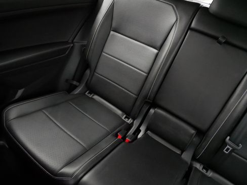 Certified 2021 Volkswagen Tiguan SE AWD/4WD image 12