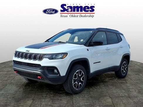 Used 2025 Jeep Compass Trailhawk AWD/4WD image 7