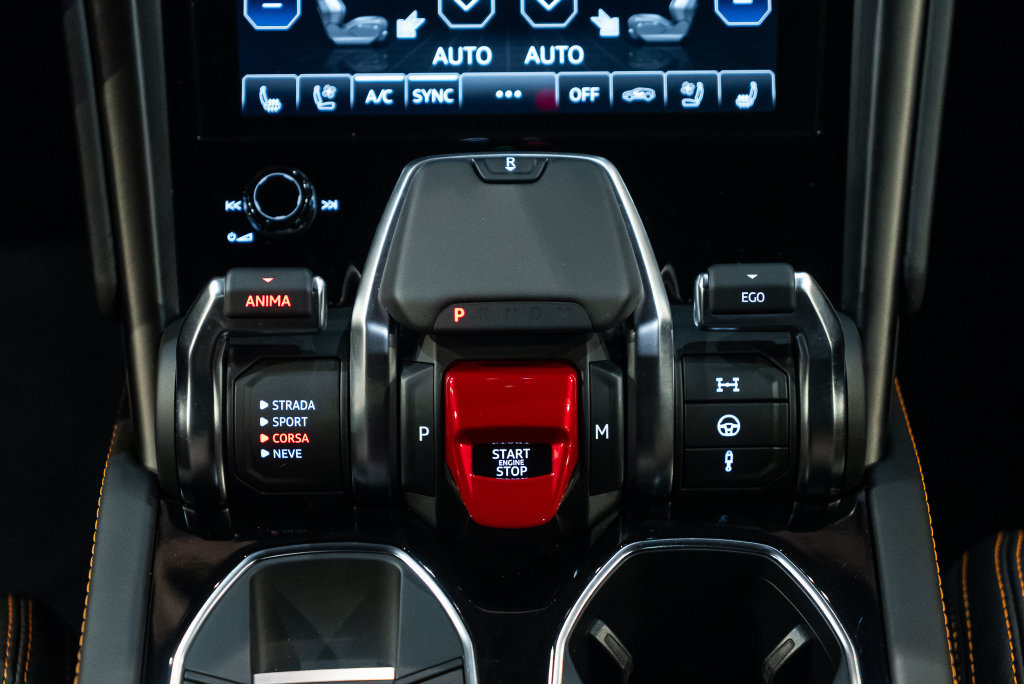 Used 2024 Lamborghini Urus S AWD/4WD image 33