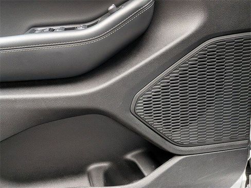 Used 2024 Jeep Grand Cherokee Limited image 13