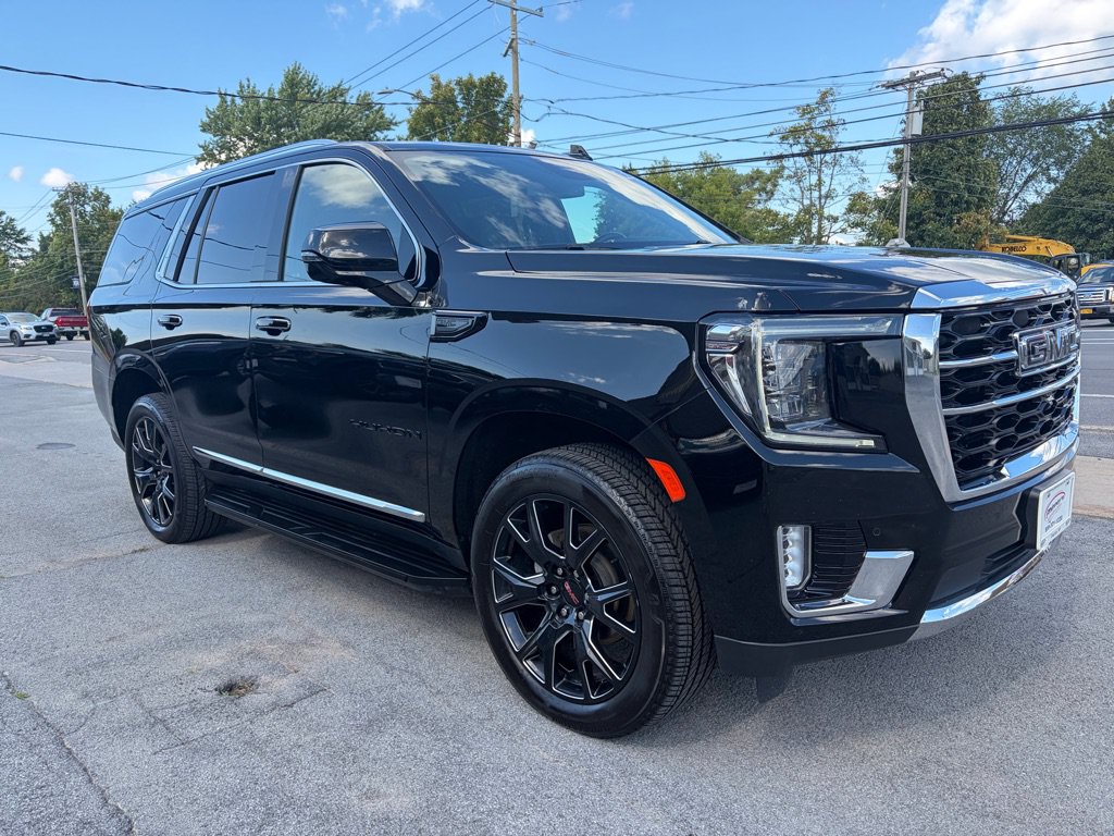 Used 2024 GMC Yukon SLT w/ SLT Luxury Package AWD/4WD image 1