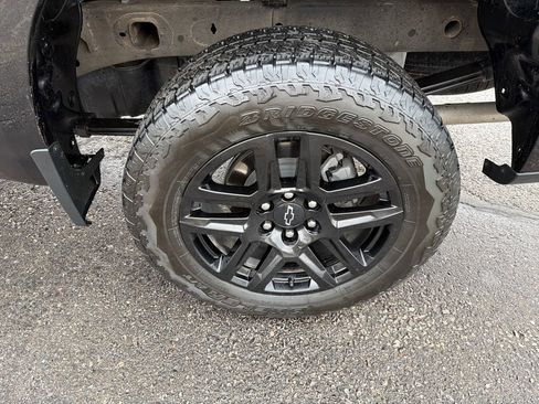 Used 2024 Chevrolet Silverado 1500 LT Trail Boss w/ Convenience Package II AWD/4WD image 33