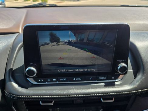 Used 2023 Nissan Rogue S FWD image 13