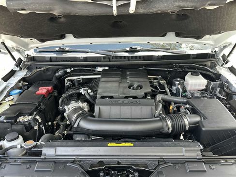 Used 2025 Nissan Frontier Pro-X image 13
