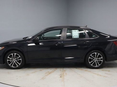 Used 2025 Volkswagen Jetta Sport FWD image 5