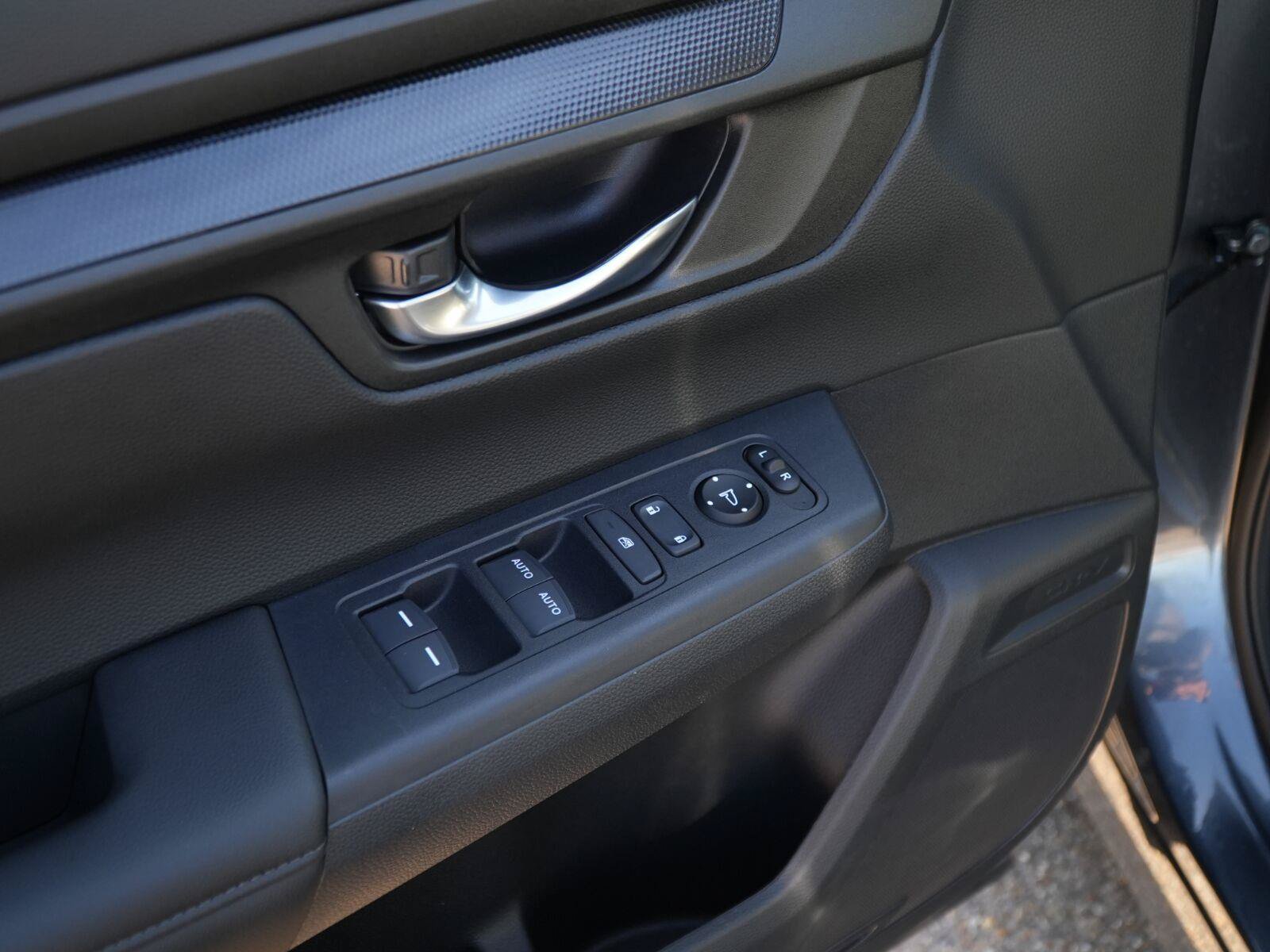 Used 2025 Honda CR-V EX image 5