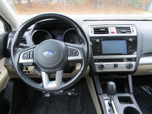 Used 2016 Subaru Outback 2.5i Premium AWD/4WD image 7