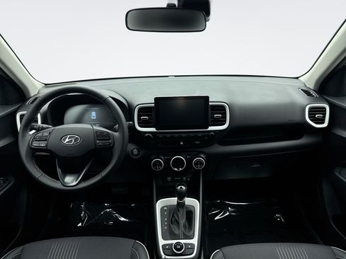 Used 2026 Hyundai Venue SEL FWD image 14