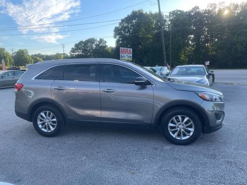 Used 2016 Kia Sorento AWD w/ LX Convenience Package image 6