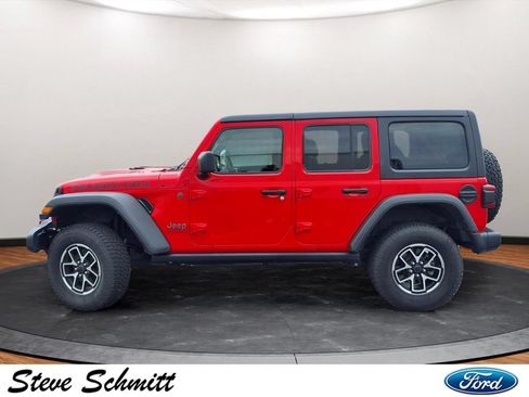 Used 2024 Jeep Wrangler Unlimited Rubicon AWD/4WD image 2